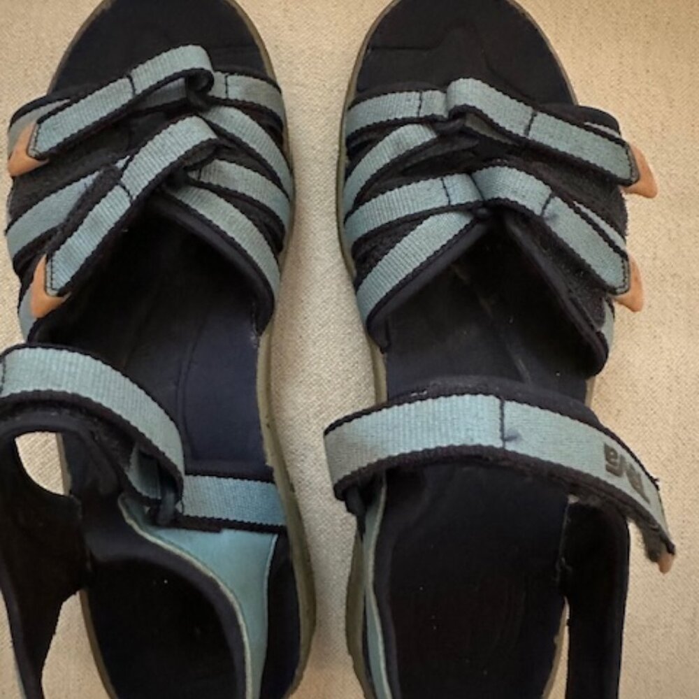 Teva Tirra size 4 (kids), blue Gently Worn Sandals